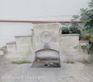 Viterbo - Chiusa la fontanella per lo scarico delle acque dei camper