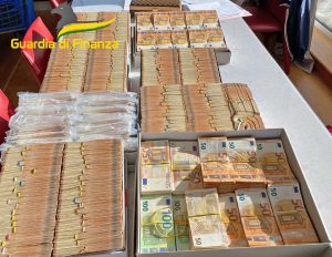 Guardia di finanza - Il denaro sequestrato