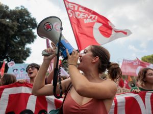 Roma - Il corteo della manifestazione "La via maestra"