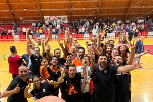 Sport - Calcio a cinque - Active network - La squadra festeggia la vittoria