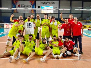 Sport - Pallavolo - Ecosantagata - La squadra festeggia la vittoria