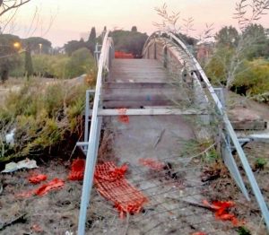 Il ponte di legno a Montalto di Castro