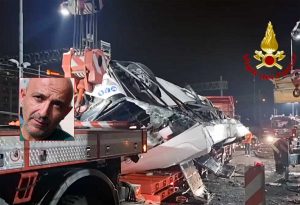 Mestre - Pullman precipita dal cavalcavia - Nel riquadro: Bujar Bucaj l’eroe che ha salvato due fratellini