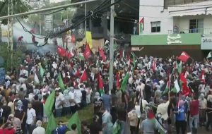 Beirut - Proteste vicino all'ambasciata americana contro il sostegno degli Stati Uniti a Israele