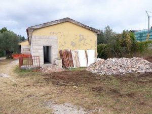 Viterbo - Spogliatoi campo scuola