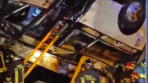 Mestre - Pullman precipita da un cavalcavia e si incendia: 21 morti