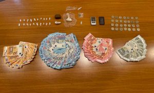 Viterbo - Carabinieri - Supermarket della droga - Il materiale sequestrato