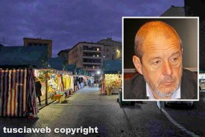 Viterbo - Il mercatino di Natale in piazza dei caduti - Nel riquadro l'assessore Silvio Franco