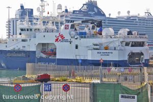 Civitavecchia - La ong Geo Barents in porto