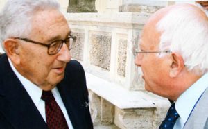 Henry Kissinger con Franco Bucarelli