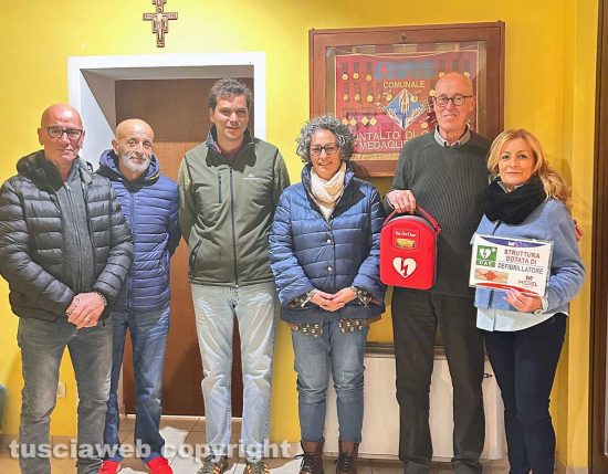 Montalto di Castro - Consegna defibrillatore Avis