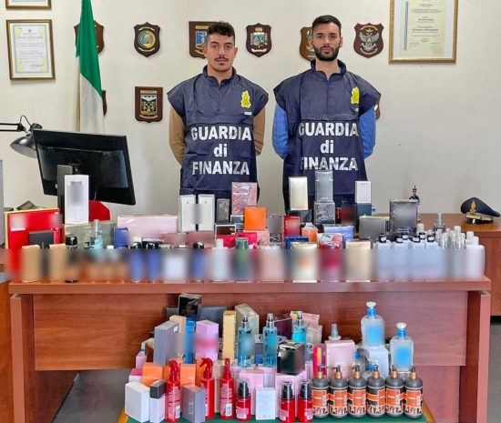 Guardia di finanza - Sequestro prodotti contraffatti