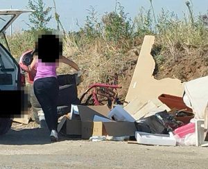 Viterbo - Rifiuti abbandonati in strada