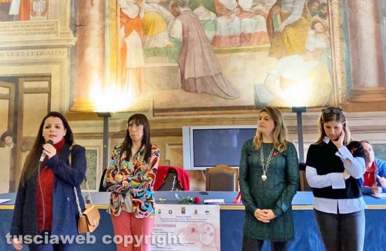 Viterbo - Il convegno "Violenza?... Neanche con un dito"
