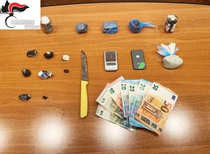 Viterbo - Trovato con con 163 grammi di hashish nell'auto e un bilancino di precisione