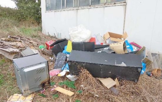 Acquapendente - I rifiuti rinvenuti dai carabinieri forestali