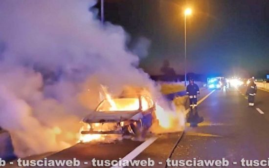 Vetralla - Auto in fiamme sulla SS 675