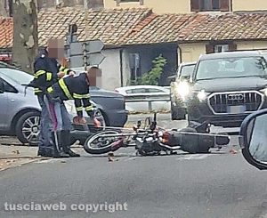 Viterbo - Auto contro moto in viale Fiume