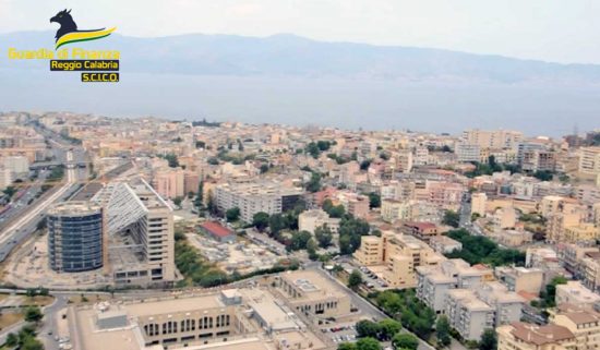 Frode fiscale nel commercio petrolifero: sequestro di 40 milioni di euro, due imprenditori indiziati di essere collusi con la ‘ndrangheta
