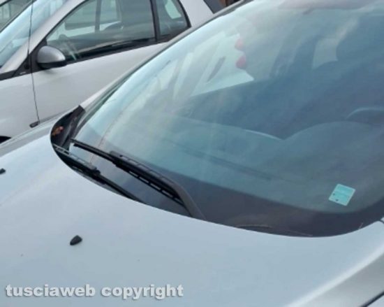 Belcolle - Auto parcheggiate nei posti disabili senza pass