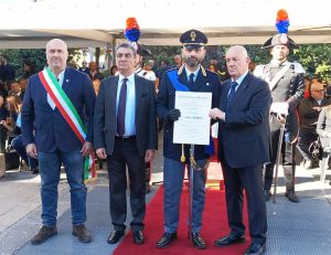Terni - Consegna onorificenza a cavaliere della Repubblica per il vice questore Marco Colurci