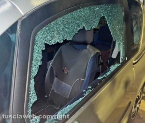 Orte - Macchina vandalizzata in via Garibaldi
