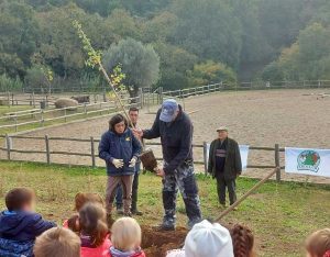 Viterbo - Ekoclub - Piantata quercia per la festa dell'albero