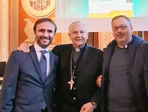 Viterbo - Convegno ortopedia e traumatologia - Da sinistra il primario Fabrizio Lucarini, il vescovo Orazio Francesco Piazza e don Pino Curre