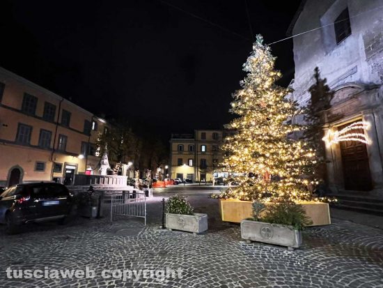 Viterbo - Le luminarie di Natale nel centro storico