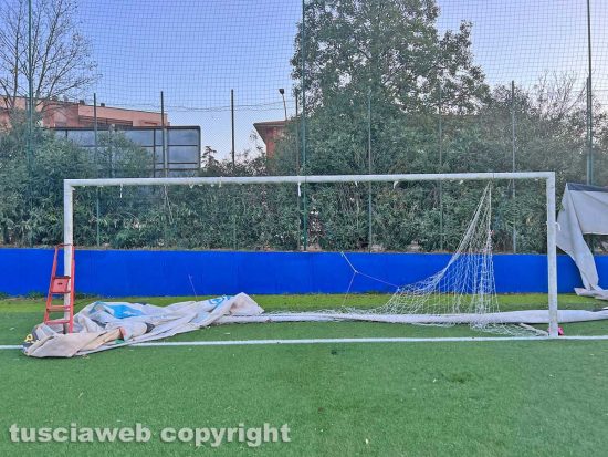 Viterbo - La devastazione del campo sportivo del Pilastro