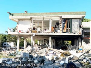 Esplosione a San Lorenzo Nuovo in una struttura per migranti