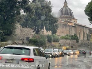 Viterbo - Traffico in tilt in viale Raniero Capocci