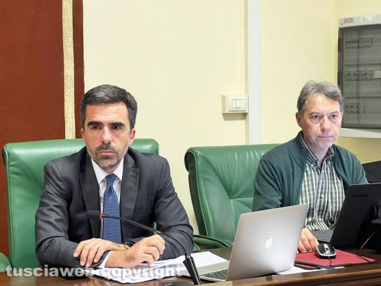 Viterbo - Assemblea dei sindaci dell’Ato nord - Sulla sinistra, Salvatore Genova