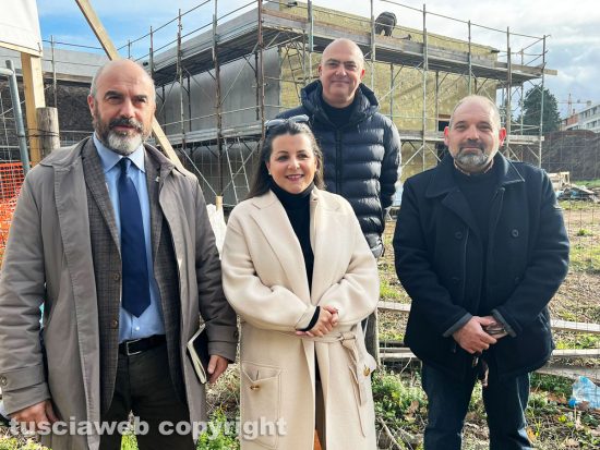 Viterbo - Conferenza stampa per inizio lavori alla scuola dell’infanzia di Santa Barbara - Da sinistra Stefano Floris, Chiara Frontini, Giancarlo Martinengo e Daniele Rossi