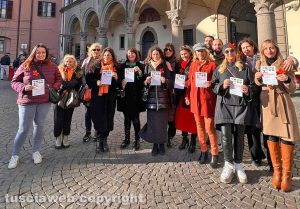 Viterbo - Il Dipartimento tutela delle vittime FdI in piazza contro la violenza sulle donne