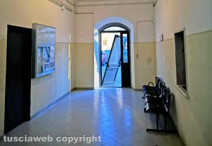 Montefiascone - Porta divelta nella sala d'attesta della stazione