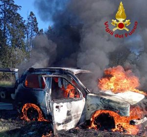 Orvieto - Auto a fuoco