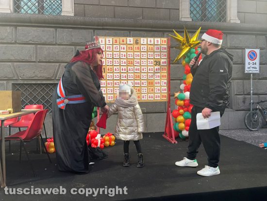 Viterbo - Tombola di Natale a piazza della Repubblica