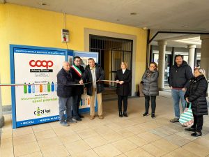 Civita Castellana - Installazione dell'eco-compattatore Coripet e partenza progetto "da bottiglia in bottiglia"