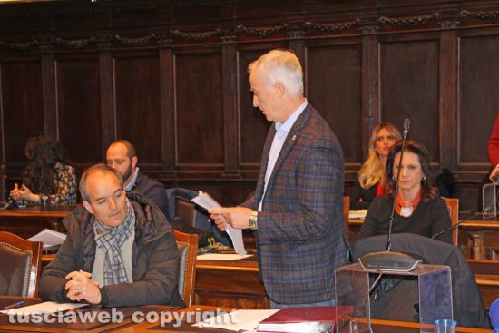 Viterbo - Consiglio comunale - Marco Bruzziches nei banchi dell'opposizione