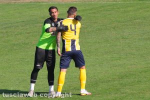 Sport - Calcio - Fc Viterbo - L'abbraccio tra due giocatori