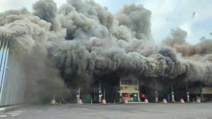 Roma - L'impianto di rifiuti di Malagrotta in fiamme