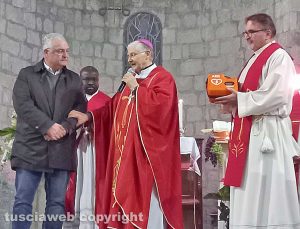 Viterbo - La consegna del defibrillatore donato alla parrocchia Sant'Andrea