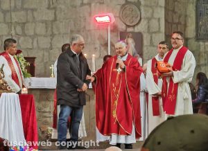 Viterbo - La consegna del defibrillatore donato alla parrocchia Sant'Andrea