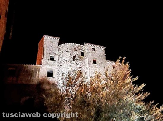 Bassano in Teverina di notte