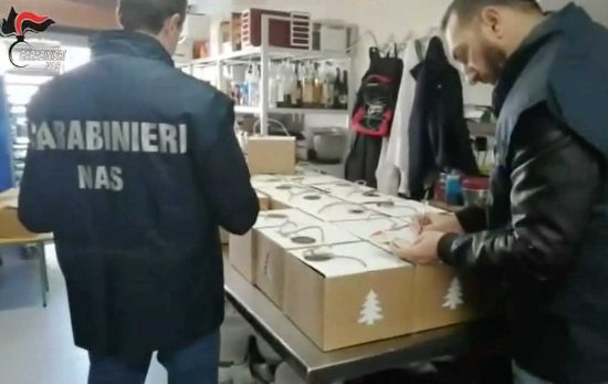Carabinieri Nas - Controlli su prodotti natalizi