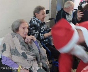 Tombola di Natale alla casa di riposo Domus della Quercia