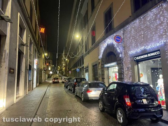 Viterbo - Luminarie spente a Santo Stefano in via Matteotti