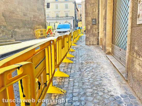 Viterbo - Centro storico, tornano i sampietrini