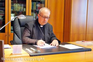 Il vescovo di Civitavecchia Gianrico Ruzza